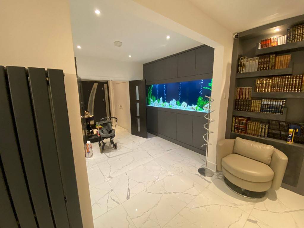 Home aquarium and feature lighting
