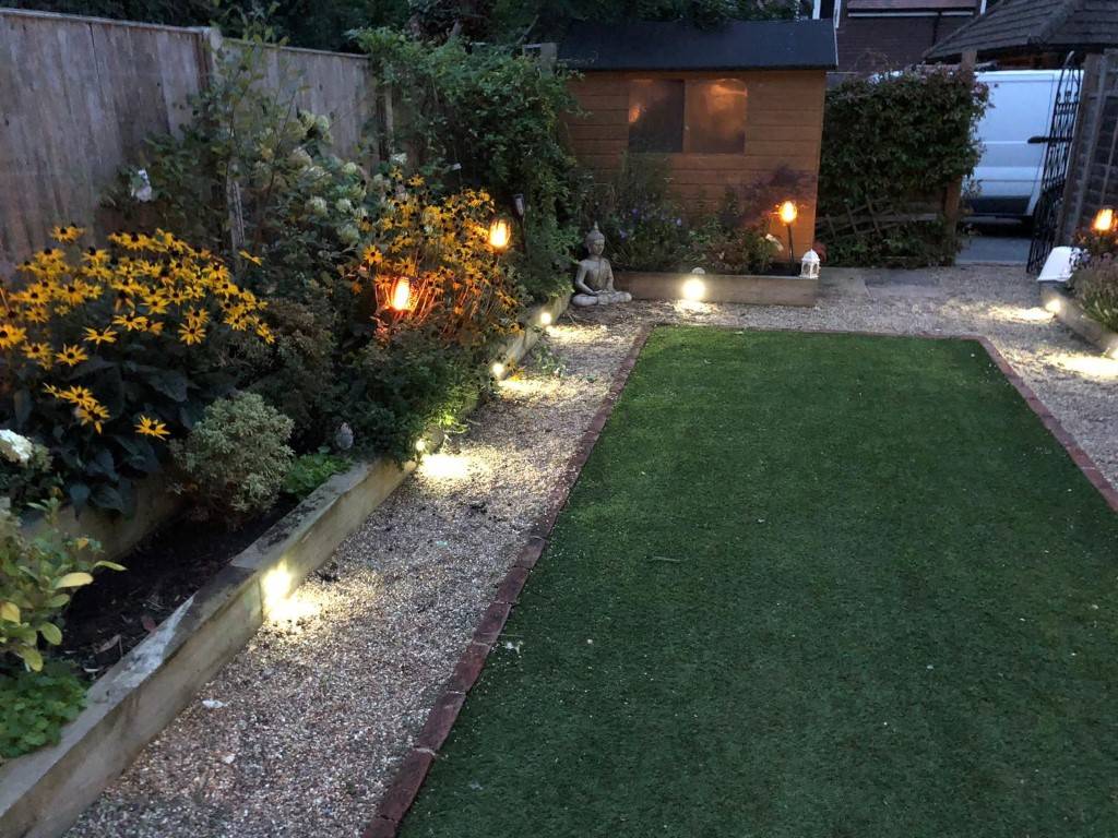 Garden pathway lighting