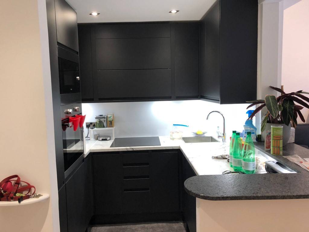 Kitchen lighting and appliances