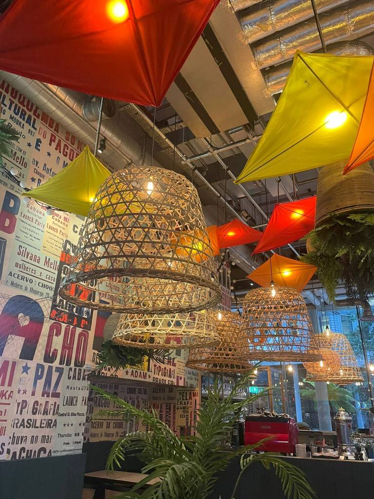 Restaurant decorative lighting