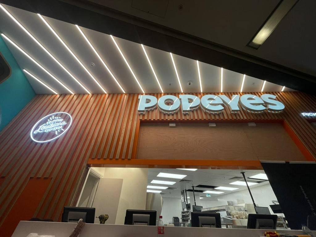 Restaurant signage and lighting